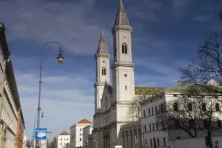 Die Ludwigskirche im Universitätsviertel