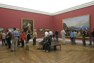 Besucher in der Neuen Pinakothek