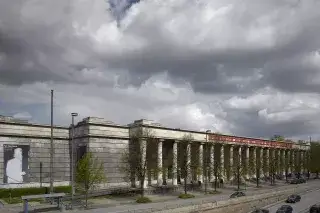 Grauer Himmel über dem Haus der Kunst