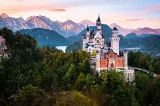 Schloss Neuschwanstein bei Sonnenuntergang