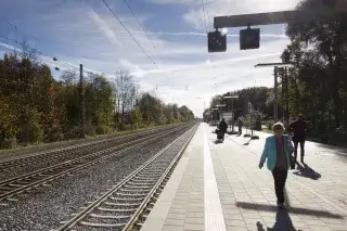 Der S-Bahnhof Lochhausen in München