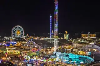 Das Oktoberfest bei Nacht