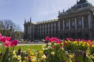 Der Alte Botanische Garten blüht im Frühling