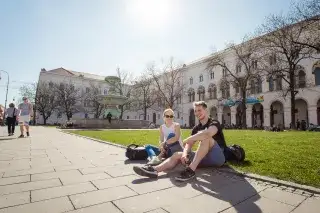 Frühling am Geschwister-Scholl-Platz