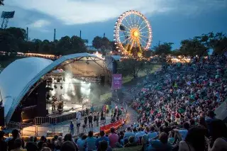 Panorama über die Seebühne beim Theatron MusikSommer im Olympiapark