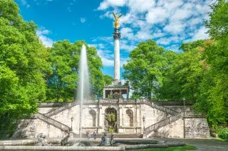 Friedensengel im Sommer