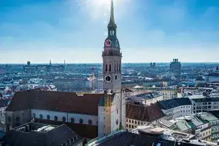 Alter Peter vom Rathausturm aus gesehen