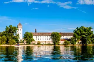 Kloster Frauenwörth auf der Fraueninsel im Chiemsee