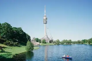 Der Olympiasee in München.