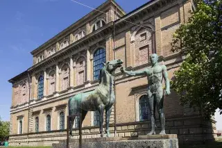 Statue vor der Alten Pinakothek