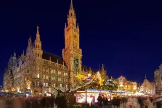 Der Münchner Christkindlmarkt auf dem Marienplatz