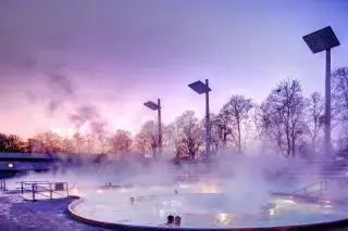 In den beheizten Becken des Dantebads wird euch selbst im Winter nicht kalt