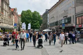 Die Fußgängerzone in der Münchner Innenstadt