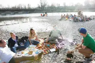 Grillen an der Isar