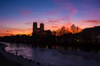 Die Isar im Sonnenuntergang