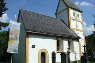 Die Heilig-Kreuz-Kirche in Fröttmaning