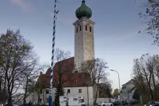 Die Kirche Maria Ramersdorf von außen