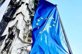 Europaflagge am Neuen Rathaus