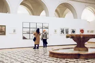 Besucher in der Rathausgalerie