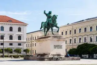 Reiterdenkmal auf dem Wittelsbacherplatz