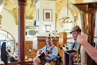 Musiker bei der WirtshausWiesn im Hofbräuhaus.