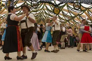 Festzelt Tradition auf der Oidn Wiesn