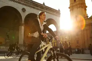 Fahrradfahren auf dem Odeonsplatz