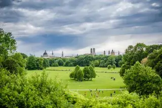 Blick auf das Stadtzentrum vom Englischen Garten aus