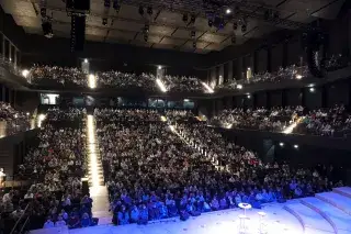 Die vollbesetzten Zuschauerränge beim Testlauf in der Isarphilharmonie