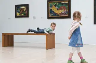 Kinder im Lenbachhaus in München