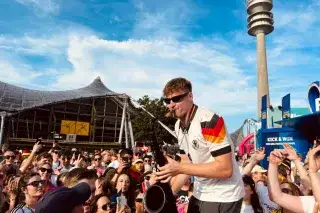 Andre Schnura in der Fan Zone